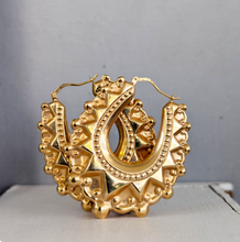 Load image into Gallery viewer, Vintage Unoaerre Italian Geometric hoops 9ct yellow gold.
