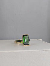 Load image into Gallery viewer, Tantalising vintage tourmaline ring in 14ct yellow gold
