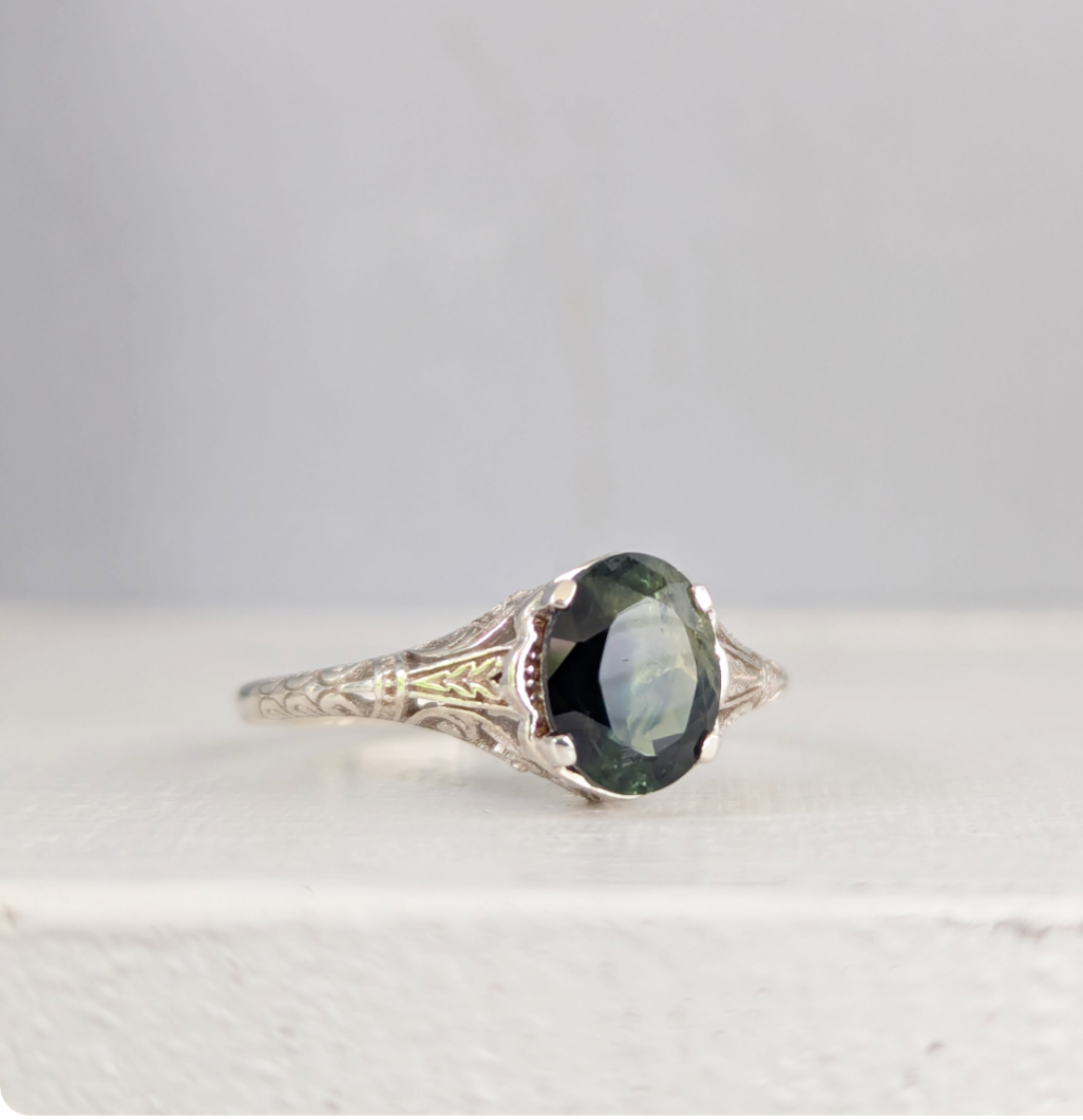 Vintage Parti sapphire in silver filigree ring