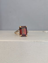 Load image into Gallery viewer, Vivid natural zircon in 9ct yellow gold vintage ring
