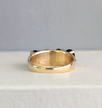 Load image into Gallery viewer, Incredible Vintage Australian Parti Sapphire ring 14ct yellow gold
