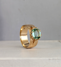 Load image into Gallery viewer, Vintage green tourmaline in wide acanthus engraved band 9ct
