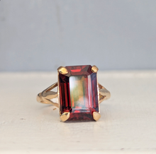 Load image into Gallery viewer, Vivid natural zircon in 9ct yellow gold vintage ring
