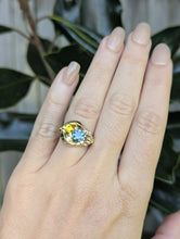 Load image into Gallery viewer, Aphrodite 1930s East West seashell sapphire ring
