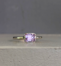 Load image into Gallery viewer, Lilac kunzite ring in sterling silver
