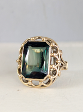 Load image into Gallery viewer, Mid century green spinel in 8ct yellow gold
