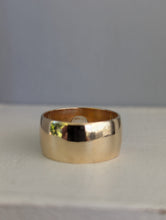 Load image into Gallery viewer, Sumptuous Harts Ranges zircon in wide vintage 9ct band
