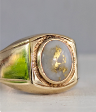 Load image into Gallery viewer, Eureka Vintage Australian gold bearing quartz ring 9ct yellow gold
