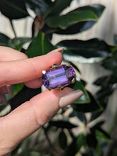 Load image into Gallery viewer, Vivid Amethyst ring c1967 UK 9ct yellow gold
