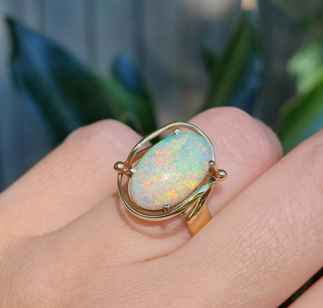 Vintage solid white opal ring 9ct