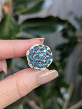 Load image into Gallery viewer, Vintage c1970s Australian parti sapphire flower cluster in silver.
