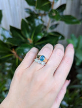 Load image into Gallery viewer, Vintage blue zircon 9ct ring
