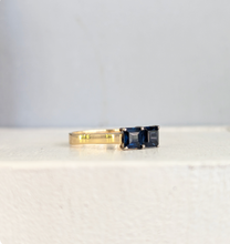 Load image into Gallery viewer, Blue sapphire vintage Australian toi et moi 18ct gold
