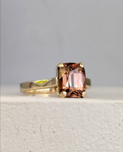 Load image into Gallery viewer, Chocolate cognac zircon in vintage 9ct yellow gold
