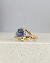 Load image into Gallery viewer, Sri Lankan sapphire in handmade 9ct yellow and white gold setting c1980s
