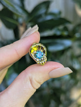Load image into Gallery viewer, Aphrodite 1930s East West seashell sapphire ring
