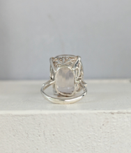 Load image into Gallery viewer, Pale champagne topaz filigree in sterling silver
