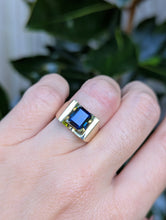 Load image into Gallery viewer, Vivid Natural blue Australian sapphire in vintage 9ct yellow gold
