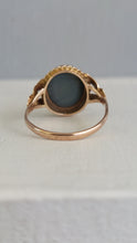 Load image into Gallery viewer, Australian Opal doublet c1930s rosey 9ct gold ring
