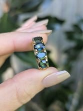 Load image into Gallery viewer, Incredible Vintage Australian Parti Sapphire ring 14ct yellow gold
