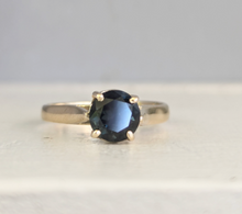 Load image into Gallery viewer, Qld forrest sapphire 9ct yellow gold
