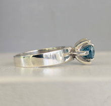 Load image into Gallery viewer, Stunning vintage blue zirocon sterling silver ring 925
