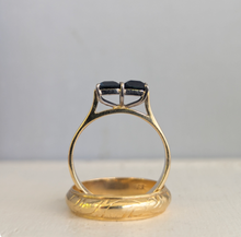 Load image into Gallery viewer, Blue sapphire vintage Australian toi et moi 18ct gold
