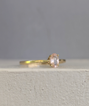 Load image into Gallery viewer, Delicate vintage morganite ring 9ct yellow gold
