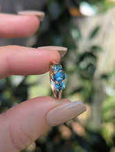 Load image into Gallery viewer, c1930s Australian sapphire trilogy in 9ct rosey yellow gold.
