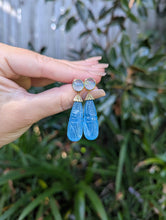 Load image into Gallery viewer, Opulent vintage hand carved Aquamarine drop earrings 10ct gold
