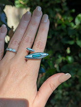 Load image into Gallery viewer, Vintage modernist abstract ring featuring a sleek seablue tourmaline c1970s
