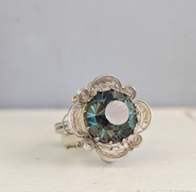 Load image into Gallery viewer, Green spinel flower wirework ring mid century silver
