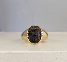 Load image into Gallery viewer, Vintage glass scarab beetle signet 9ct yellow gold
