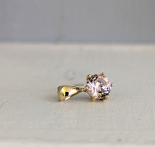 Load image into Gallery viewer, Rose Pink Harts Ranges Zircon 9ct yellow gold vintage setting
