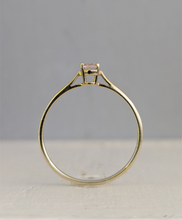 Load image into Gallery viewer, Delicate vintage morganite ring 9ct yellow gold
