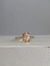 Load image into Gallery viewer, Vintage peach topaz in 9ct yellow gold ring
