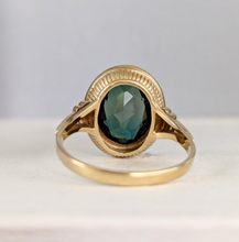 Load image into Gallery viewer, Vintage German green Spinel 8ct yellow gold
