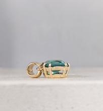 Load image into Gallery viewer, Bright lagoon Green Tourmaline pendant 9ct
