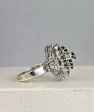 Load image into Gallery viewer, Vintage c1970s Australian parti sapphire flower cluster in silver.
