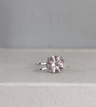Load image into Gallery viewer, Fairy Floss tourmaline in vintage silver 925
