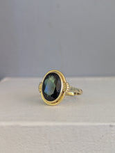 Load image into Gallery viewer, Mid century German Green spinel 14ct yellow gold
