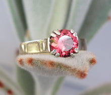 Load image into Gallery viewer, Australian Gippsland Garnet ring 9ct yellow and white gold
