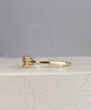 Load image into Gallery viewer, Delicate vintage morganite ring 9ct yellow gold
