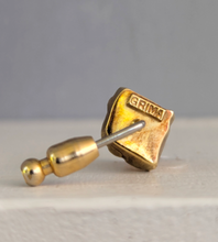 Load image into Gallery viewer, Authentic Andrew Grima 'Rock Revival' c1970 Citrine Crystal and 18ct Yellow Gold Stick Pin.
