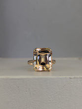 Load image into Gallery viewer, Peachy Keen cocktail 9ct yellow gold
