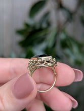 Load image into Gallery viewer, Mid century green spinel in 8ct yellow gold
