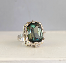 Load image into Gallery viewer, Leaves and vines mid century German green spinel silver ring
