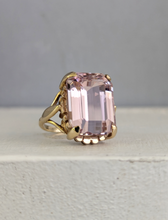 Load image into Gallery viewer, Breathtaking blush pink kunzite c1960s in 9ct
