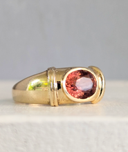 Load image into Gallery viewer, Calypso pink bi-colour tourmaline in vintage yellow gold 9ct
