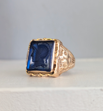 Load image into Gallery viewer, Vintage blue centurion intaglio signet 9ct rosey gold
